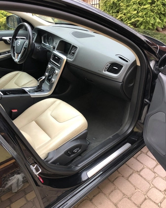Volvo S60 cena 69000 przebieg: 80700, rok produkcji 2018 z Augustów małe 172